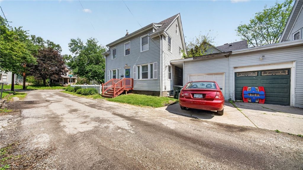 Photo of 135 Byers Avenue, Akron, OH 44302 (MLS # 5208427)
