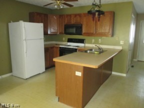 Pineview Village Condo - Residential