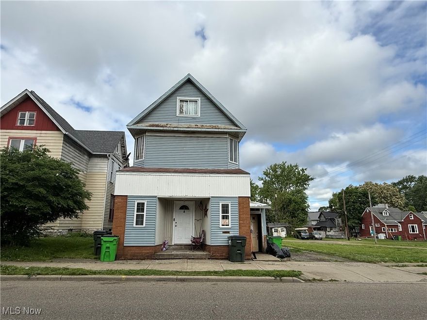 With reliable tenants and strong rental potential, this triplex practically pays for itself. A smart, hassle-free addition to any portfolio. This property offers steady cash flow from day one.