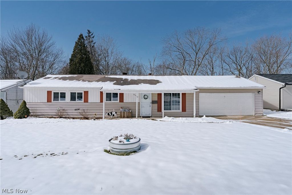 Photo of 6250 Oxford Court, Bedford Heights, OH 44146 (MLS # 5188244)
