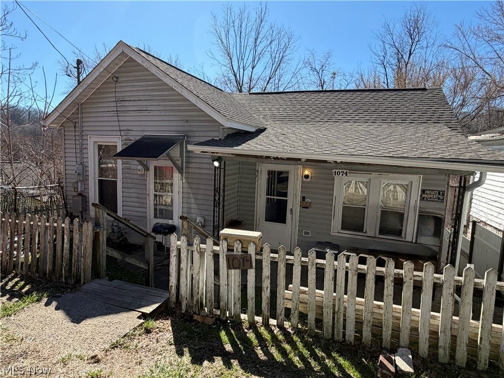 Photo of 1074 Grant Street, Zanesville, OH 43701 (MLS # 5193061)