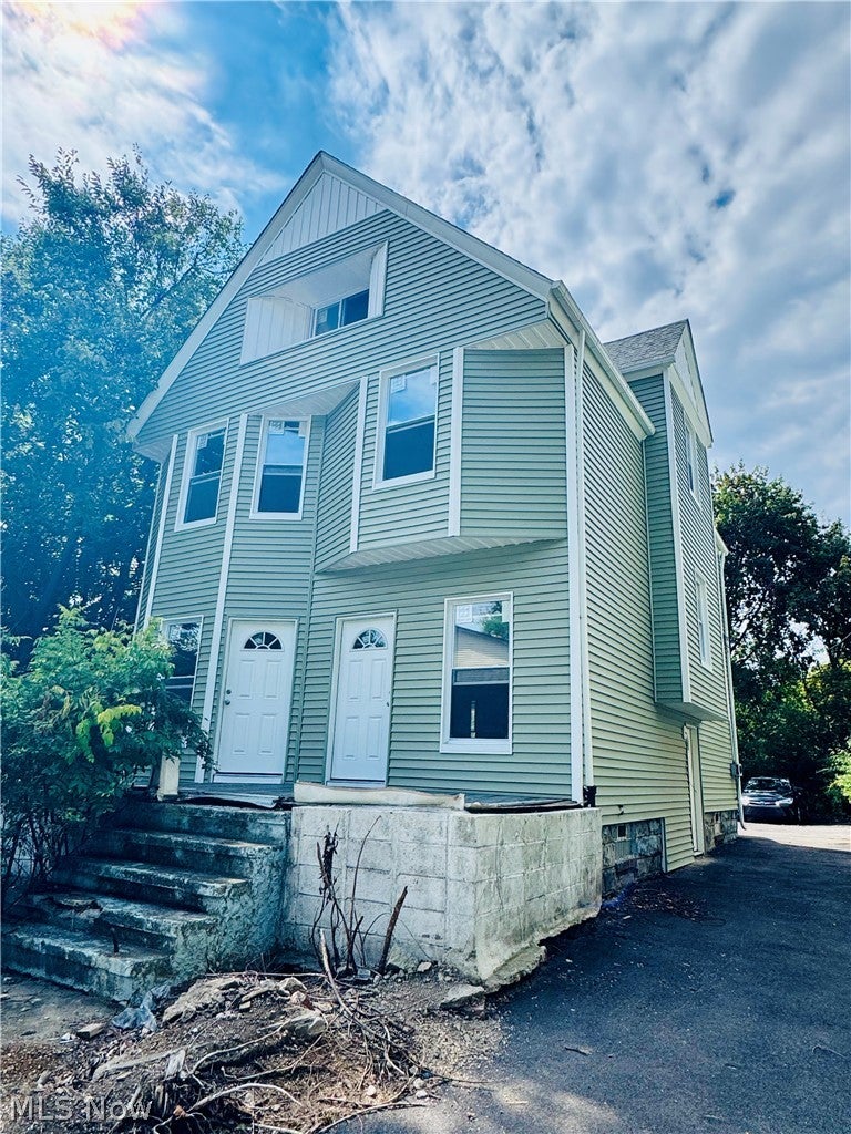 2326 E 95th Street