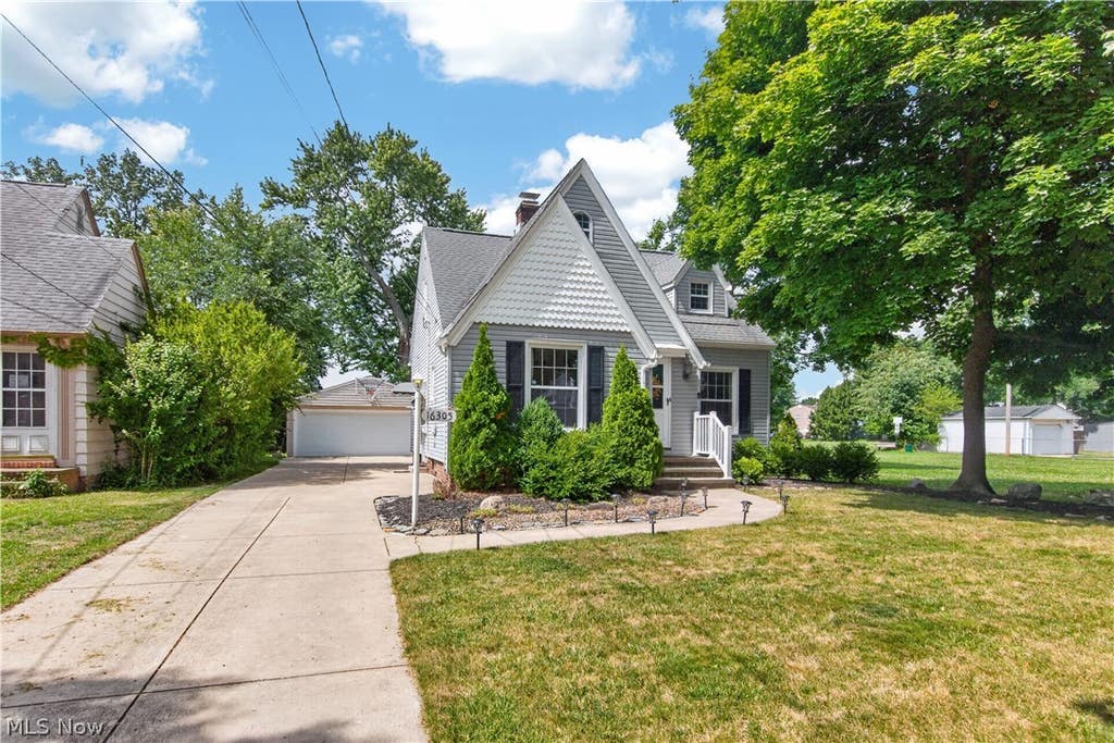 Photo of 16305 Munn Road, Cleveland, OH 44111 (MLS # 5224042)