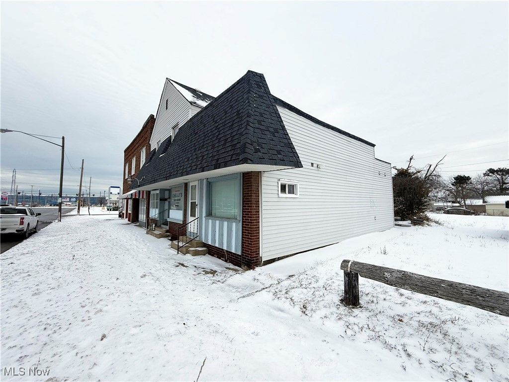 Photo of 2919 Grove Avenue, Lorain, OH 44055 (MLS # 5177463)