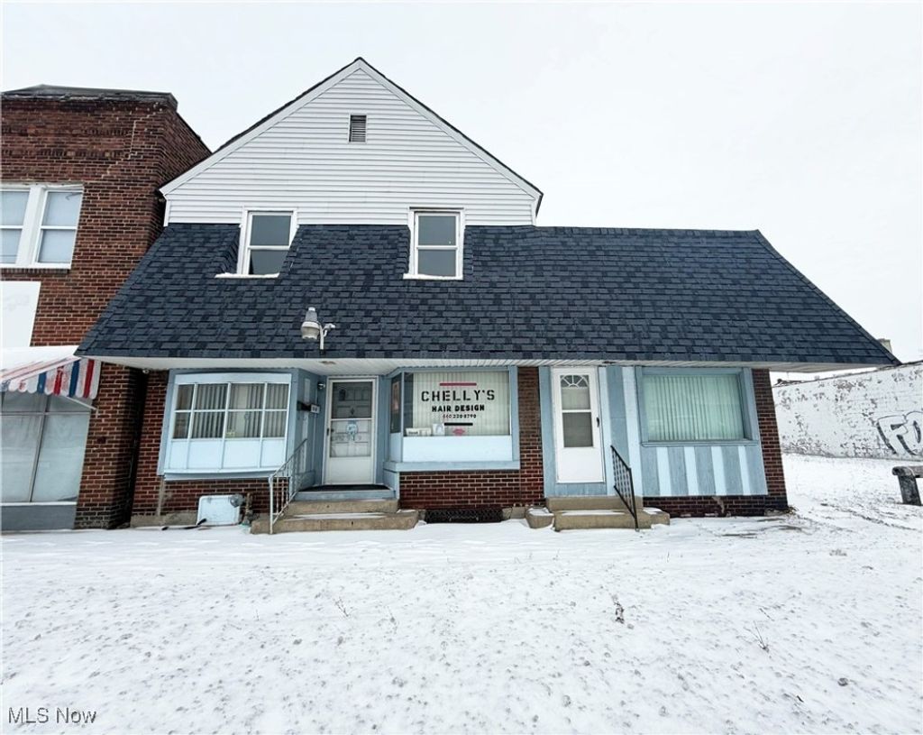 Photo of 2919 Grove Avenue, Lorain, OH 44055 (MLS # 5177463)