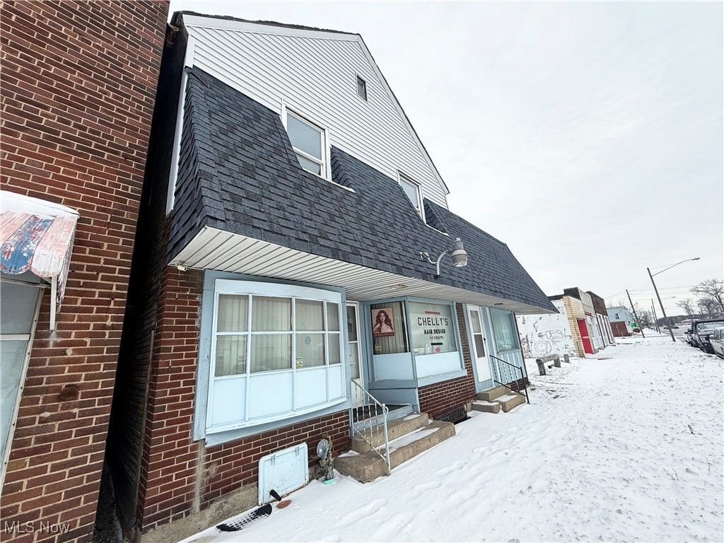 Photo of 2919 Grove Avenue, Lorain, OH 44055 (MLS # 5177463)