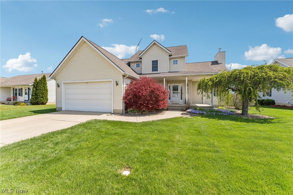 Photo of 621 Parkside Reserve Street, Wellington, OH 44090 (MLS # 5202735)