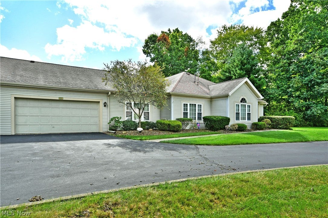 38 Woodland Chase Boulevard