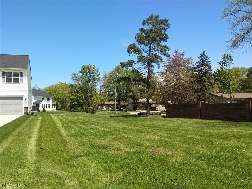 Beautiful Edgebrook development.  Extra large lot build new construction under $315,000.  Cluster development with full basement. Owner agent.