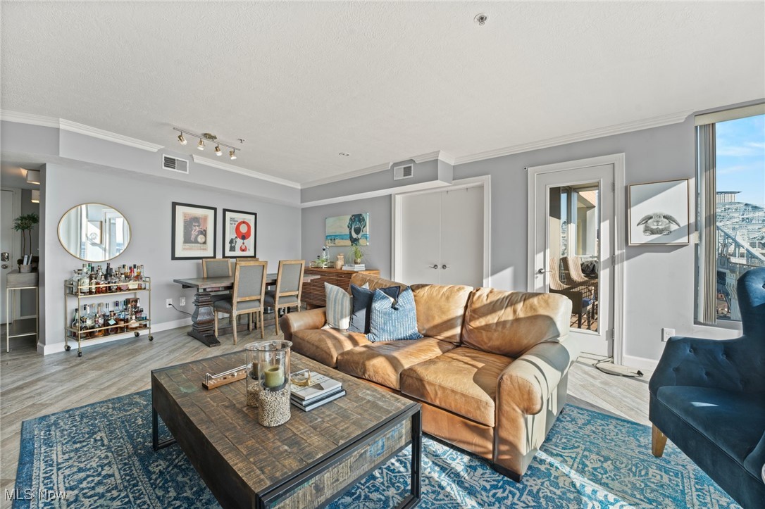 2222 Detroit Avenue 807