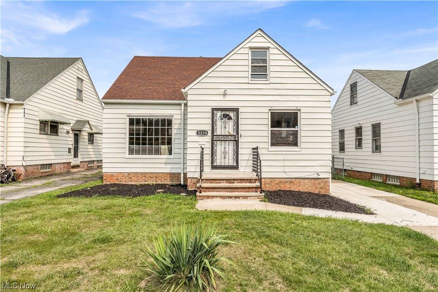 5239 Arch St. Maple Hts, OH - Spacious 3 bed 2 bath home! //

$1300 rent / $1300 deposit //
$49 application fee per adult //
NO SMOKING //
1 time $149 non-refundable set up fee paid at lease signing //

$30/month required resident benefit package; can include personal property/liability insurance for an additional $5/month for $35/month total. //

All applicants are required to fill out a PetScreening application, found on our website/app before being processed. Even if you have NO pets - this app must be filled out. 1-2 pets OK w/ approved PetScreening & PetFee (Some breed restrictions apply). 1 time, non-refundable pet fee of $200-500 per animal applies to all pets & must be paid prior to or when you pay your 1st month rent. (No fee for qualified assistance animals) //

Our application is processed through secure site: Findigs. They require ID & income verification. Without this, your app will not be processed. They offer 24/7 chat support on their app directly if you have