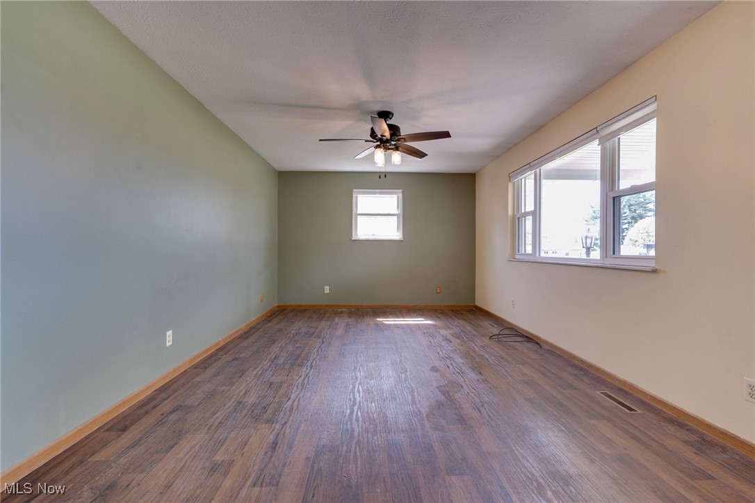 390 Wynncrest Drive, Marietta, Ohio image 3