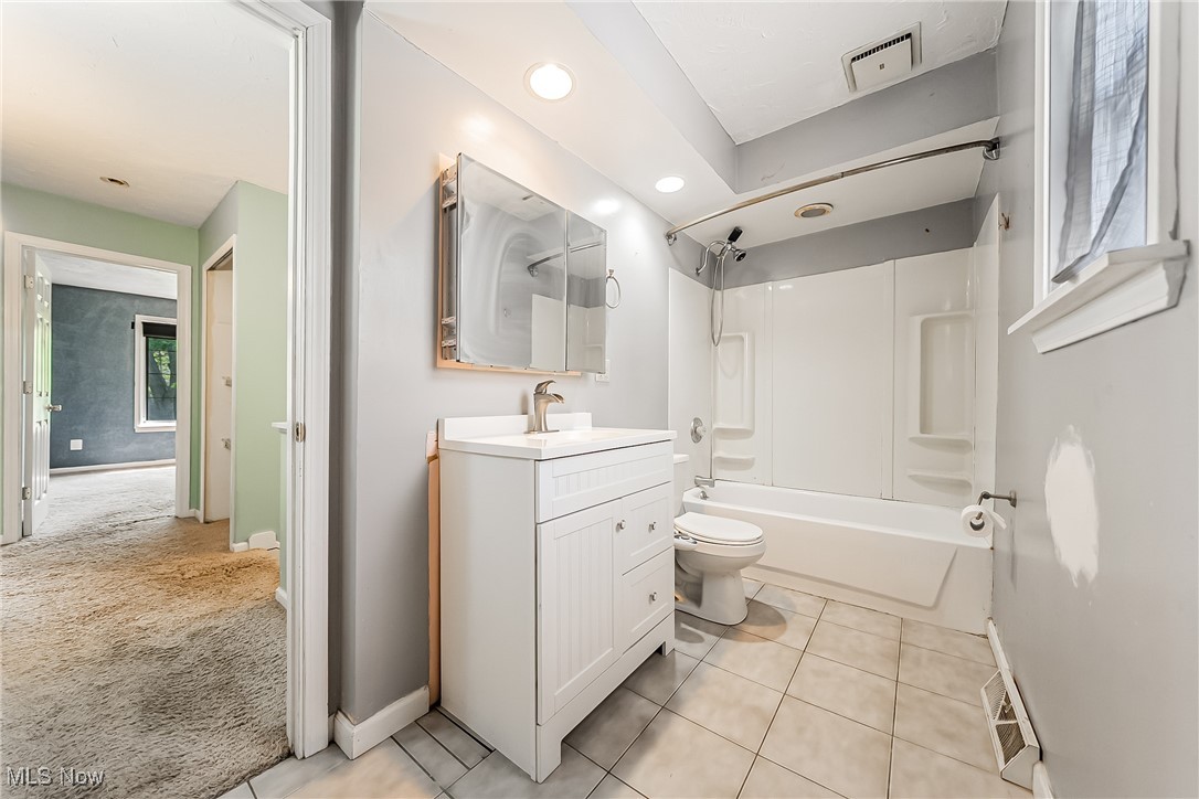 9459 Central Park Boulevard, Olmsted Falls, Ohio image 28