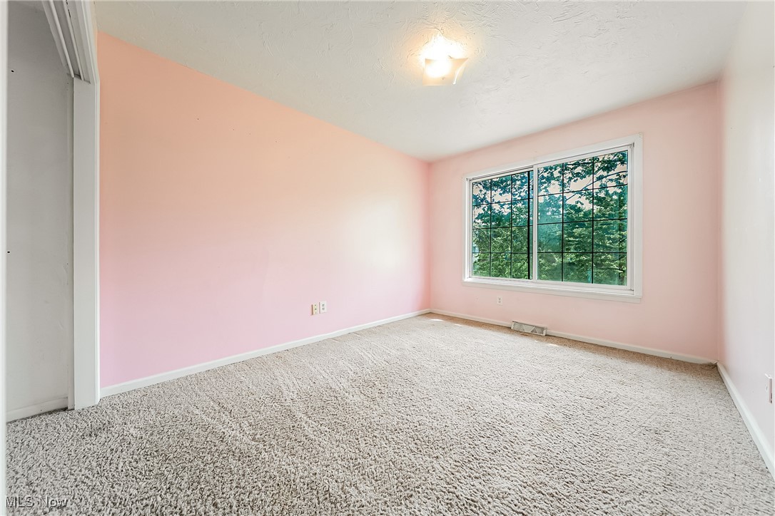 9459 Central Park Boulevard, Olmsted Falls, Ohio image 27