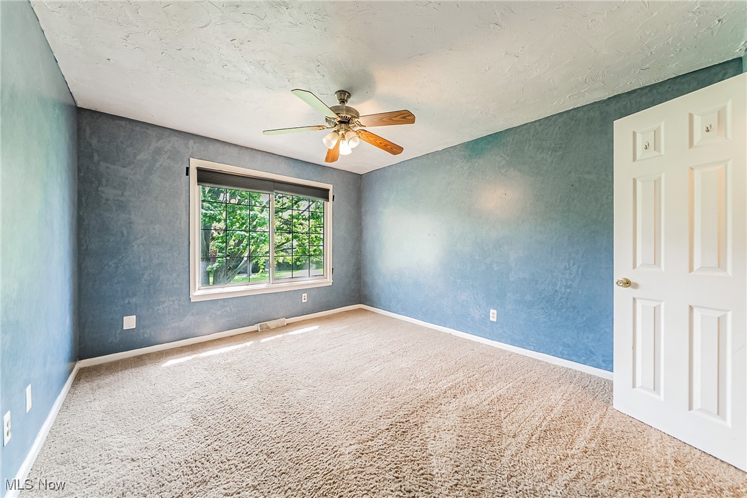 9459 Central Park Boulevard, Olmsted Falls, Ohio image 21