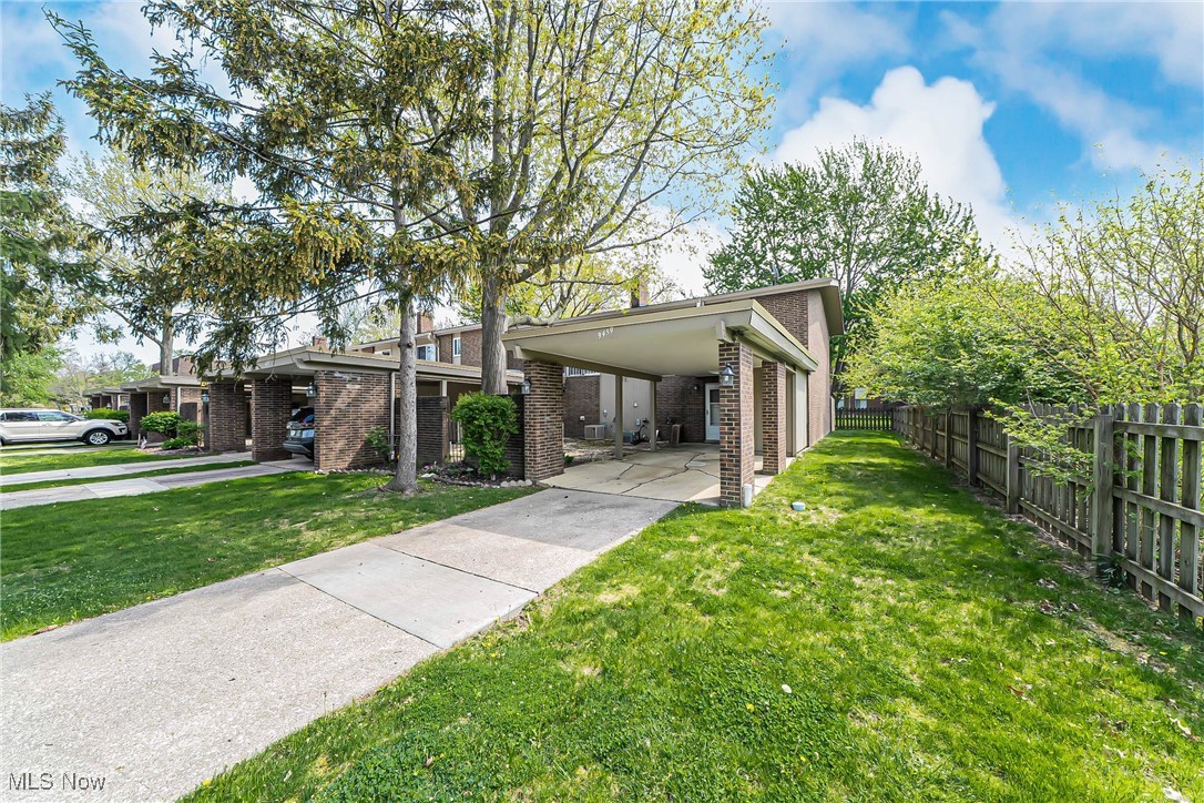 9459 Central Park Boulevard, Olmsted Falls, Ohio image 1