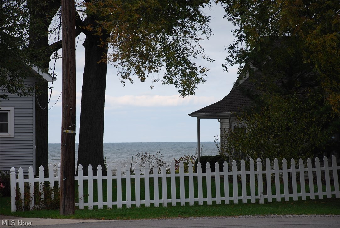 Vermilion Lake 01 - Residential