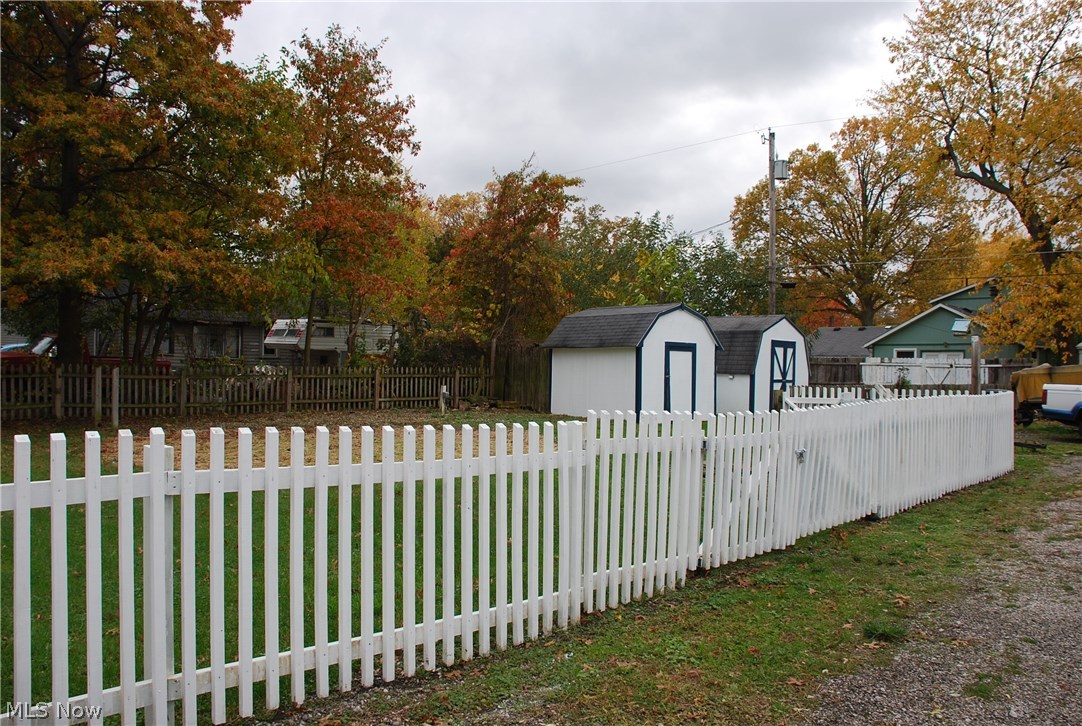 Vermilion Lake 01 - Residential