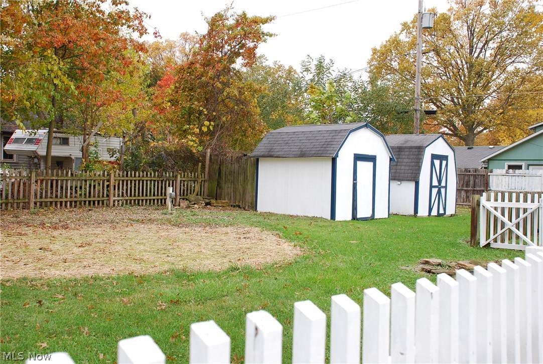 Vermilion Lake 01 - Residential