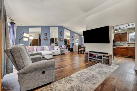 Tiny photo for 4776 Aspen Oval, Brunswick, OH 44212 (MLS # 5180155)