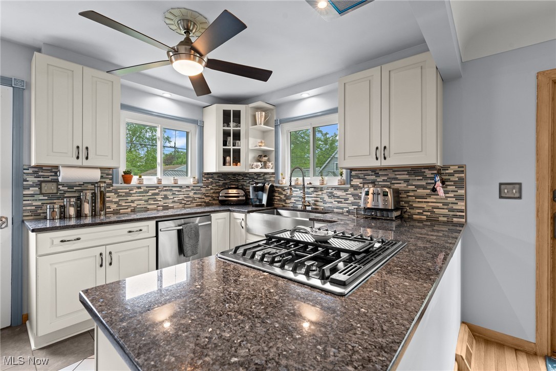 196 Tomahawk Drive, Avon Lake, Ohio image 18