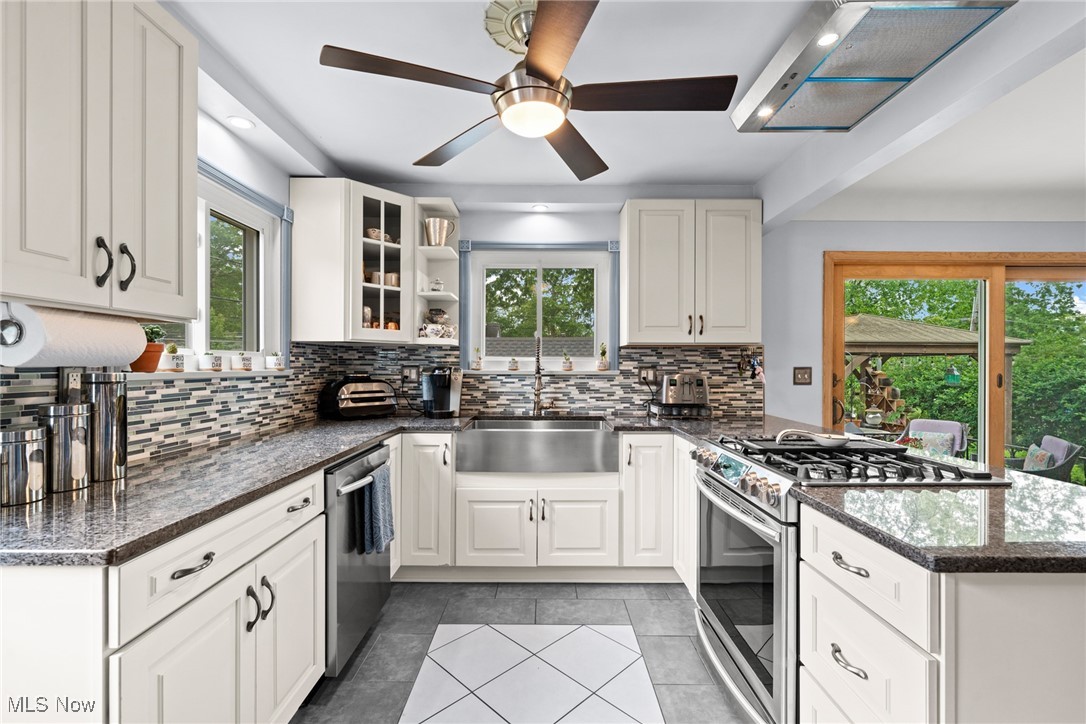 196 Tomahawk Drive, Avon Lake, Ohio image 16