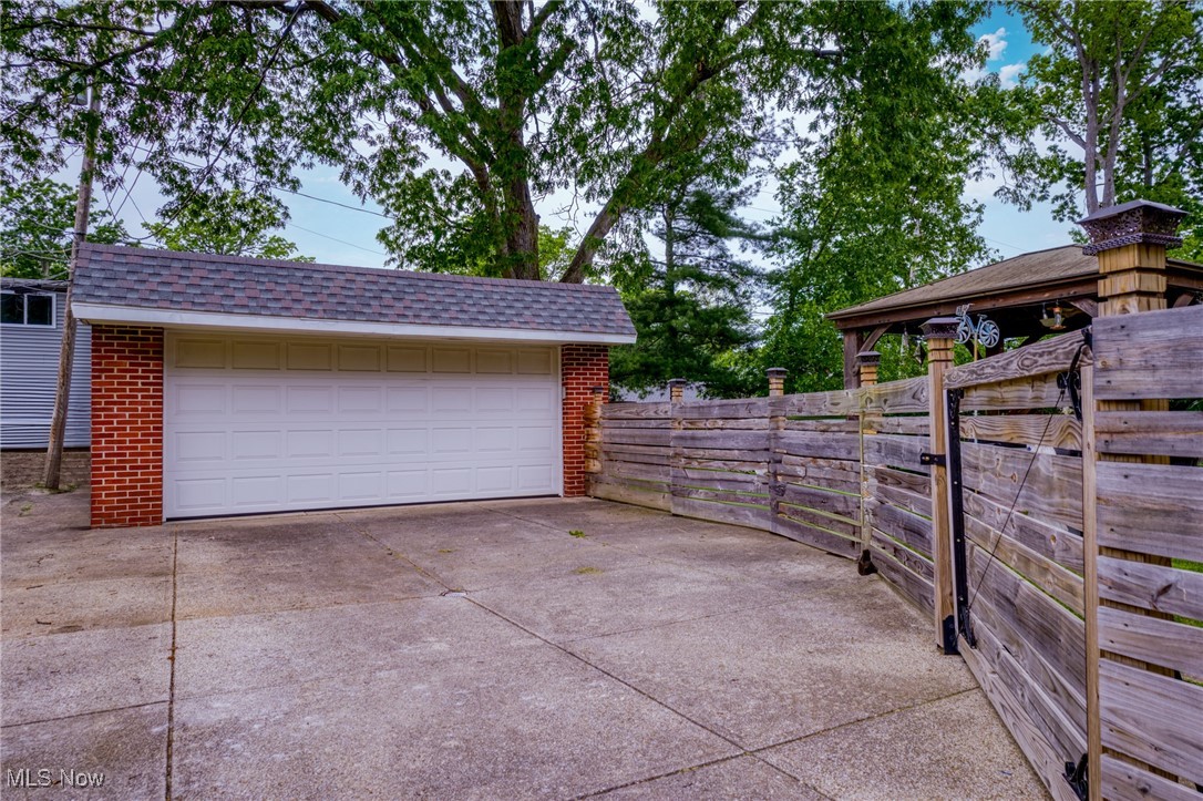 196 Tomahawk Drive