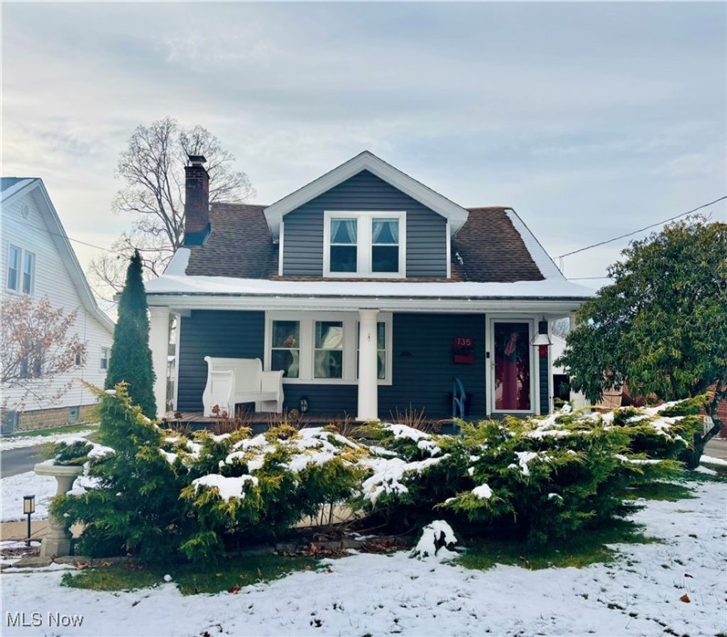 Photo of 135 Afton Avenue, Youngstown, OH 44512 (MLS # 5176092)