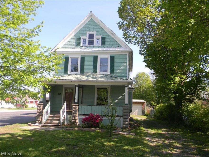 SELLS TO THE HIGHEST BIDDER! WEDNESDAY, JUNE 13, 5 PM - 3 Bed with finished attic, 2 Bath, 1696 SF Conneaut Colonial located in Conneaut City West side! This home features a comfortable living room, spacious kitchen, full modern bath and 3 bedrooms. The full basement offers added storage.  Detached garage/pole barn. This home is just a short drive to the Lake Erie shoreline, parks and beach. Absolute! 10% Buyer's Fee, 10% Deposit, 30 Day Close. Preview & Registration opens 1 hour before auctions begin. Property sells as is with no contingencies. Buyers agree to close at title company indicated according to fee schedule indicated, title insurance is optional. Presale offers will not be accepted.  Zoned B2 business district.  Suggested opening bid $5,000, absolute auction, no minimum or reserves.