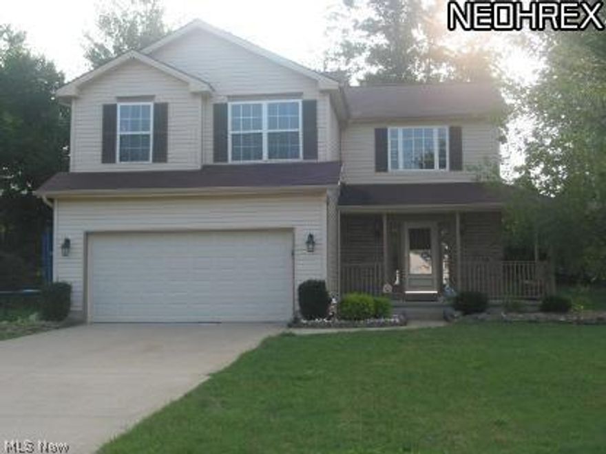 Very Nice Colonial in a quiet street. Very good neighborhood, safe, close to shopping center. Cathedral Ceiling, large living room. Fresh paint, nice carpet. Ready to move in! Finished Basement with full bath. Total bath: 3 full, 1 half bath.