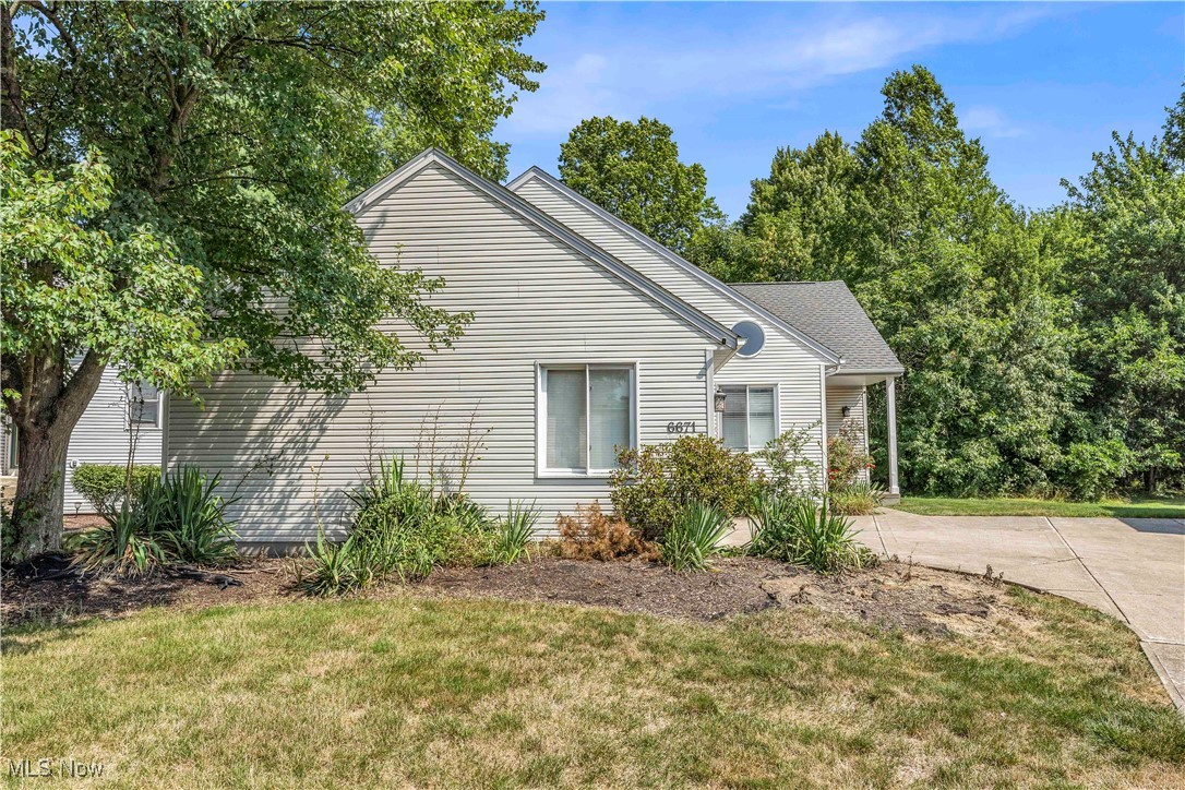 6671 Laurel Lane 142