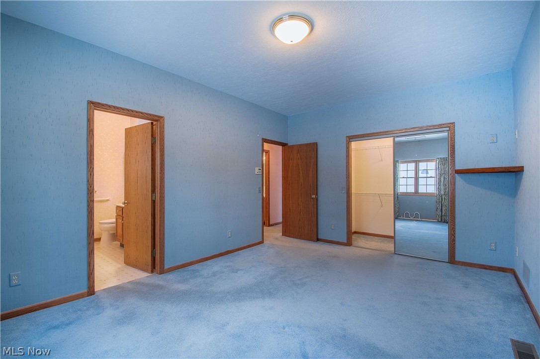 Villas At London Square Condo - Residential