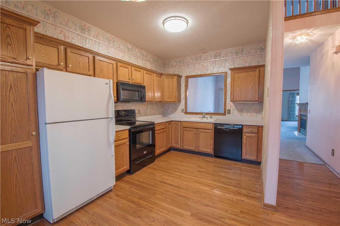 Villas At London Square Condo - Residential