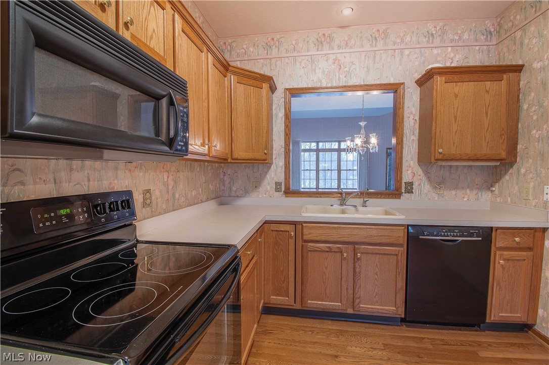 Villas At London Square Condo - Residential