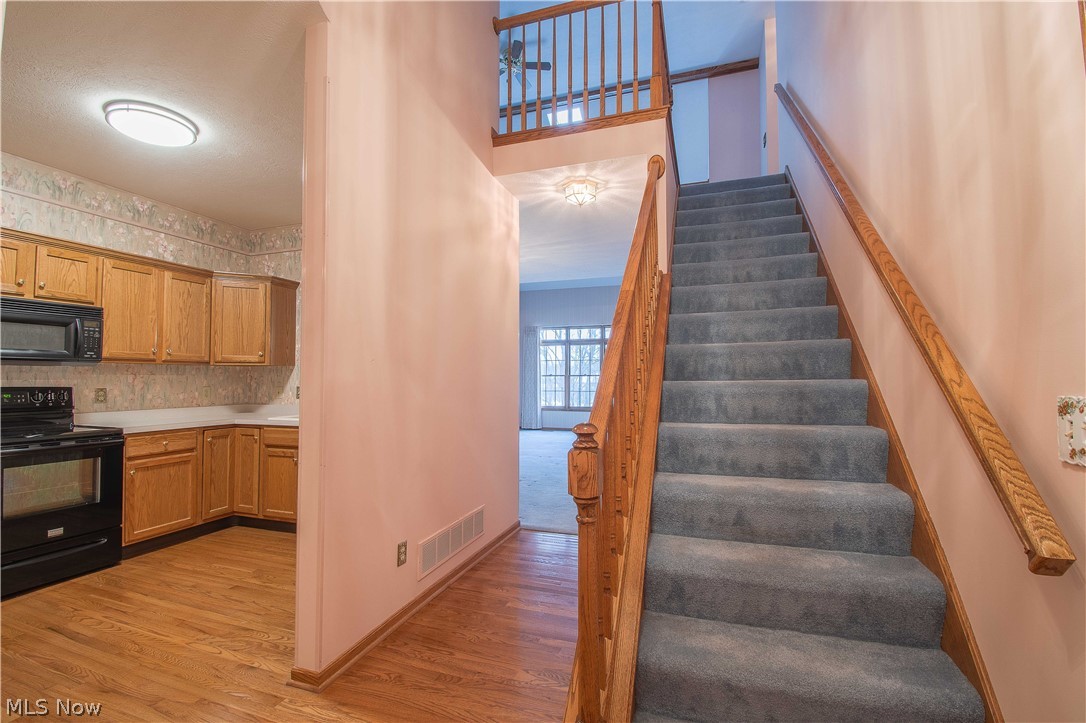 Villas At London Square Condo - Residential