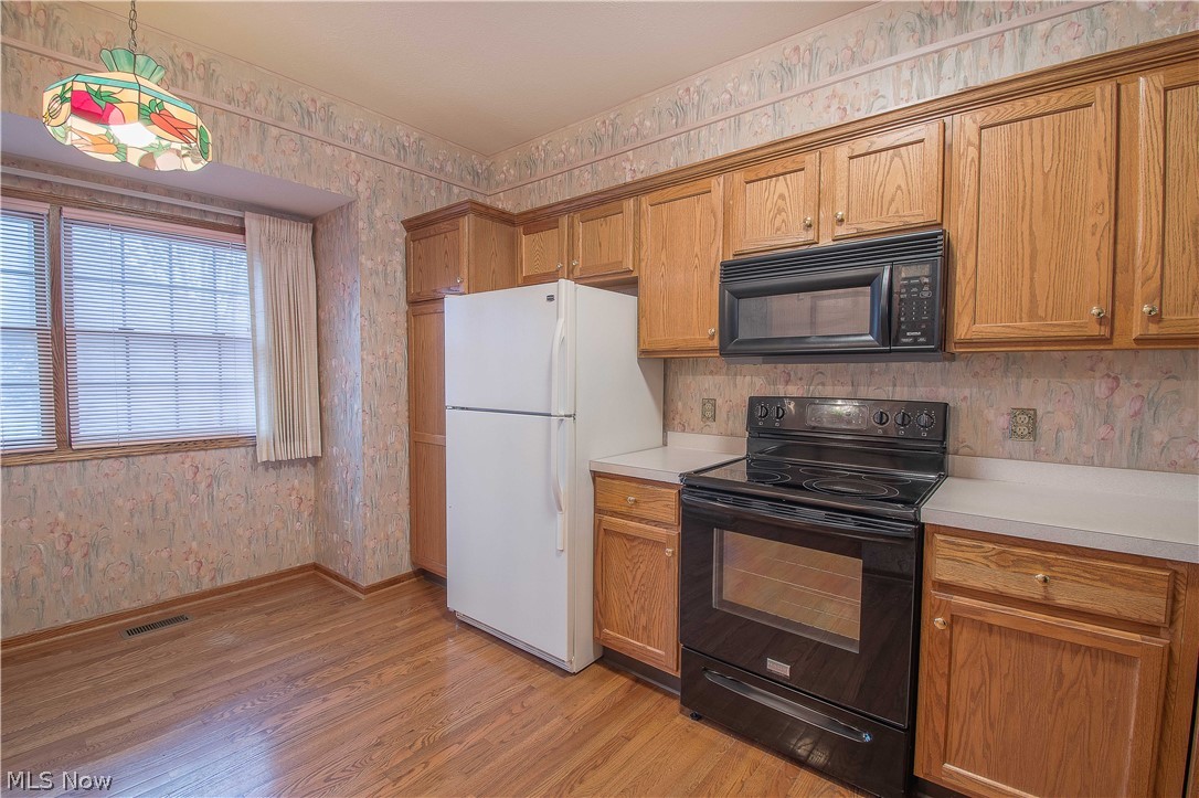 Villas At London Square Condo - Residential