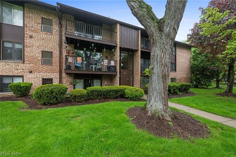 Tiny photo for 16395 Heather Lane, Middleburg Heights, OH 44130 (MLS # 5210649)