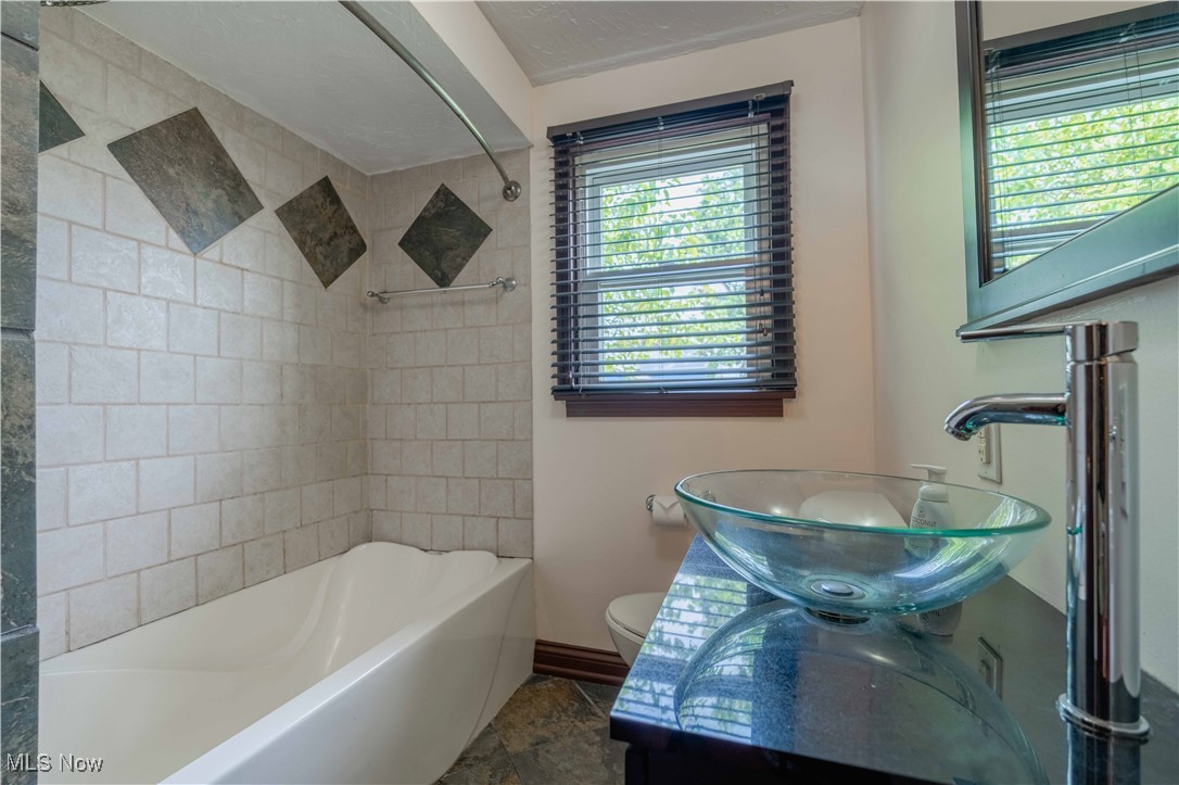 Village/Navarre - Residential