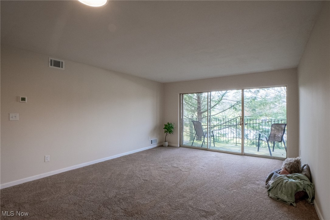 Versailles At Hudson Condo - Residential