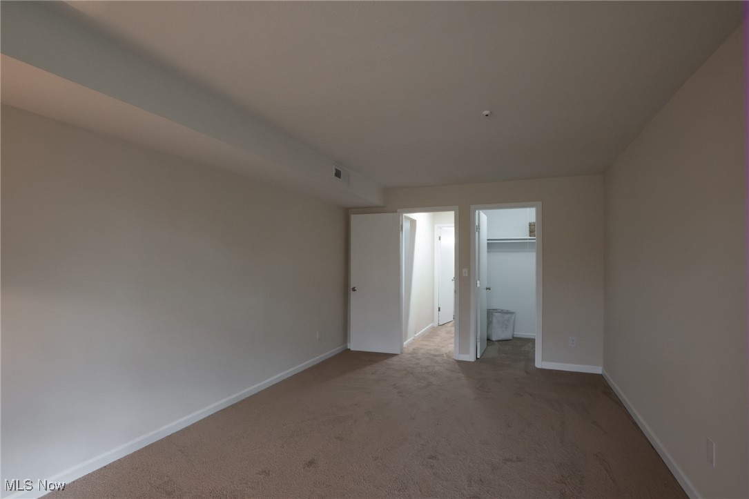 Versailles At Hudson Condo - Residential