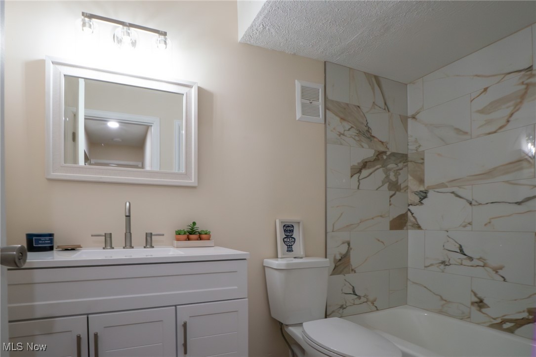 Versailles At Hudson Condo - Residential