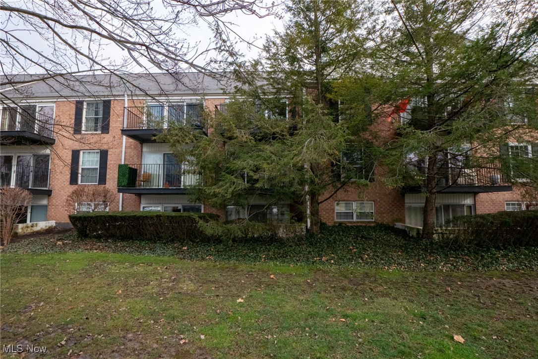 Versailles At Hudson Condo - Residential