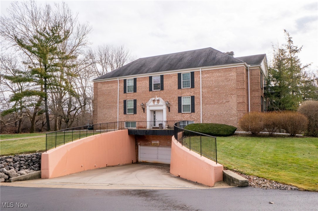 Versailles At Hudson Condo - Residential