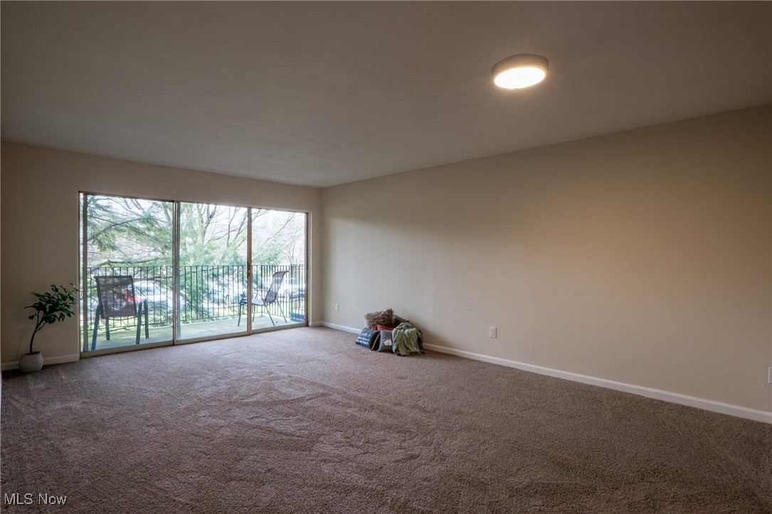 Versailles At Hudson Condo - Residential