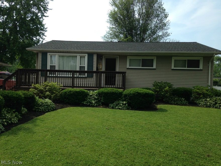 Beautiful 3 bed 2 full bath ranch home located on a quiet dead-end-street in Howland school district.  Home features remolded kitchen, new roof in 2013, updated tilt-in windows, furnace and hot water tank. Great room and master bath additions complete this spacious home.  Private fenced-in back yard with new shed offers a wrap around deck and beautiful landscaping ideal for entertaining. Home Warranty Plan!