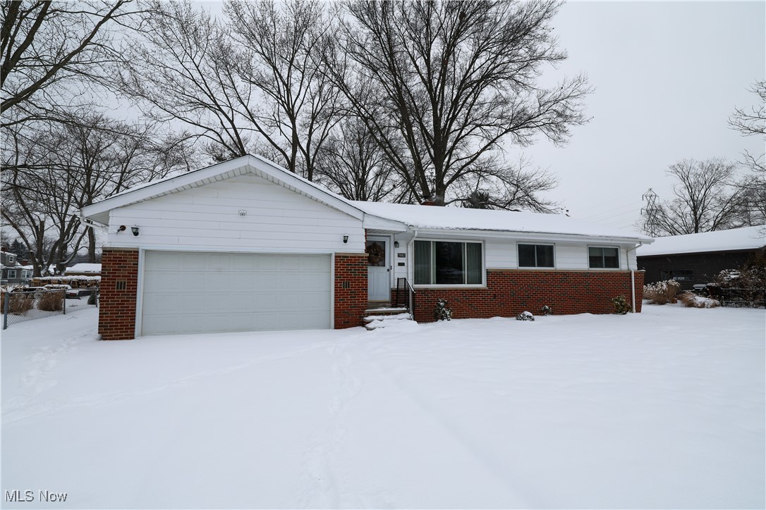 7882 List Lane, Parma, Ohio image 4