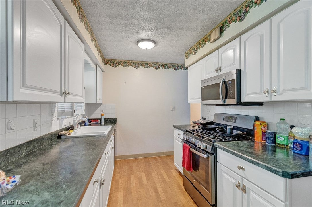 5707 Vickie Lane