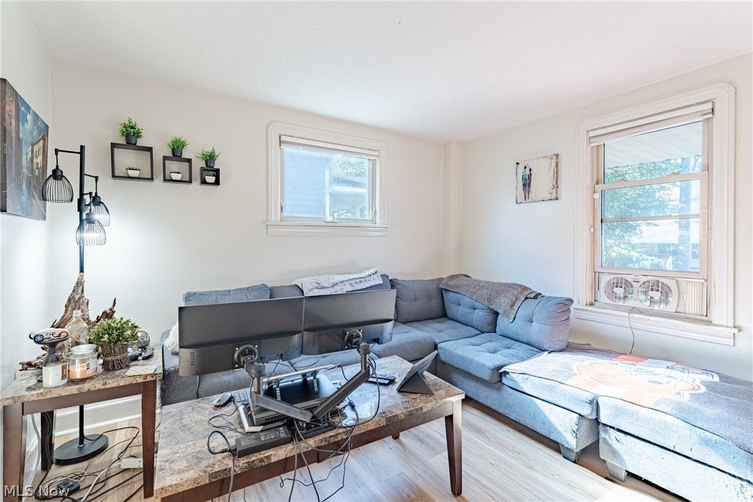 2409 Montclair Avenue