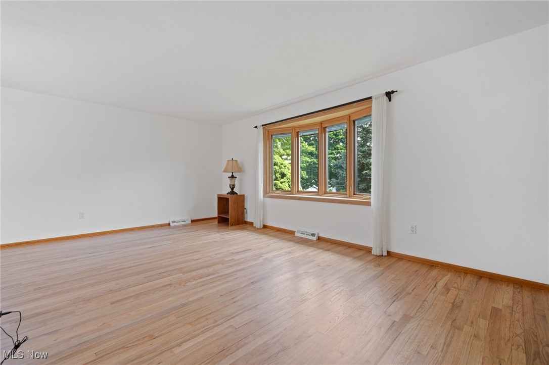 3104 Coventry Drive, Parma, Ohio image 12