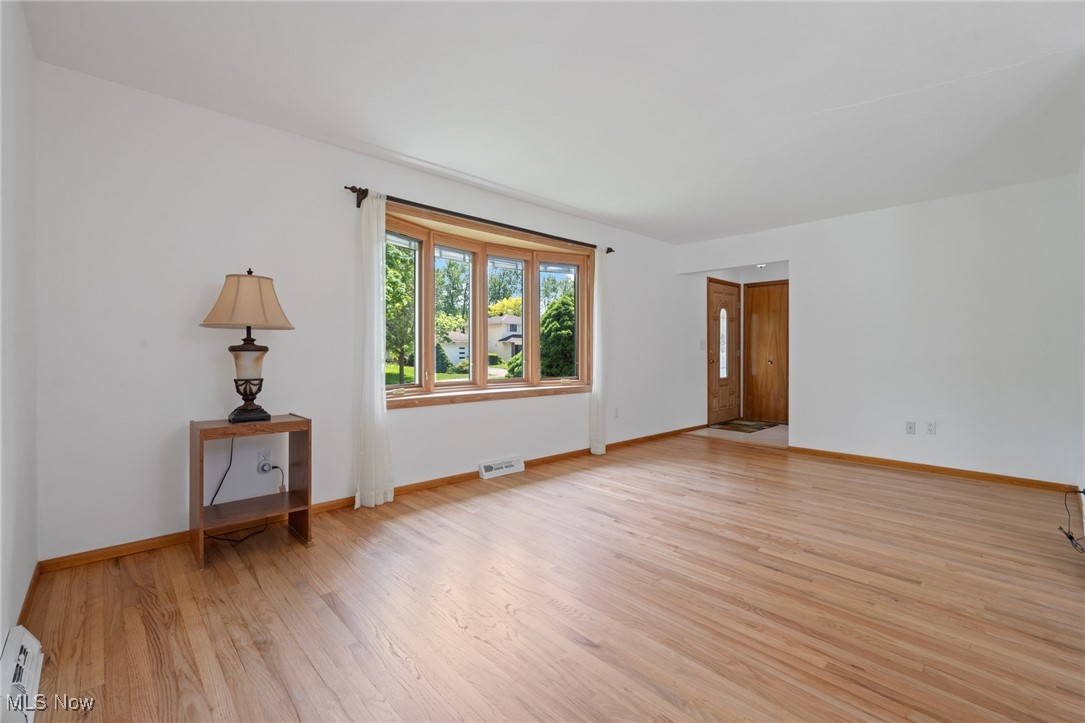 3104 Coventry Drive, Parma, Ohio image 13